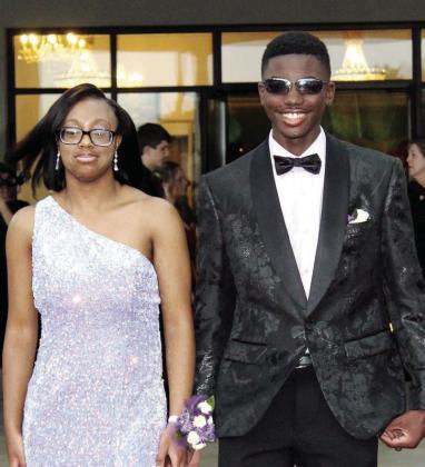 Greyhounds get glitzy for prom